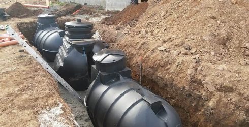 Domácí biologická čistička odpadních vod STMH5 a přednádrže na uskladnění kalu