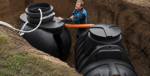 Instalace domovní čistírny STMH5 ve výkopu v&nbsp;Starý Maletín