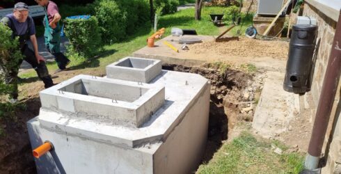 Montaz bezudrzbove cistirny odpadních vod STMH v&nbsp;Skryje.